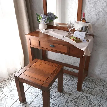 Q-zen House Cunda Homestay Eskiomerler